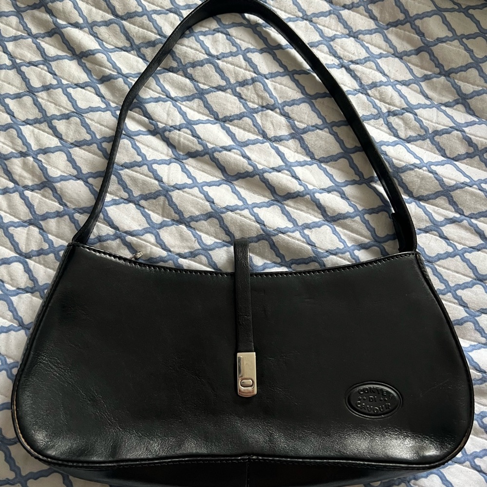 Black shoulder bag
